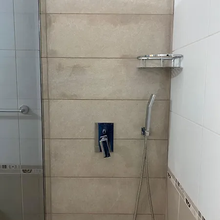 Ave * Vlorë